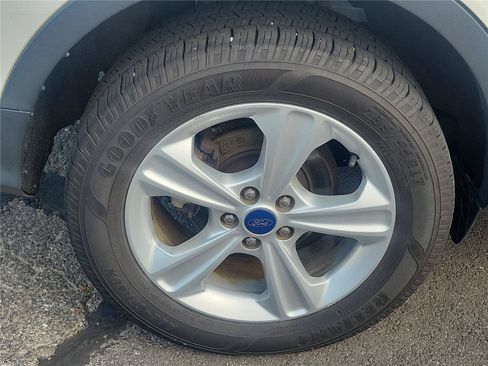Used 2016 Ford Escape SE FWD image 7