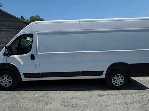 New 2024 RAM ProMaster 3500 w/ Quick Order Package 22G SLT image 5