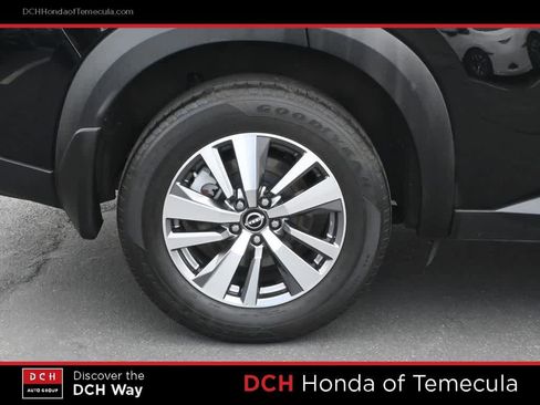 Used 2022 Nissan Pathfinder SL w/ SL Black Package FWD image 23