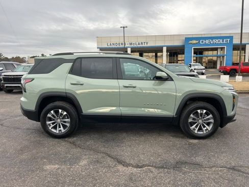 New 2026 Chevrolet Equinox LT image 2