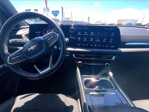 Used 2024 Chevrolet Traverse LT AWD/4WD image 15