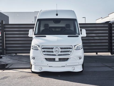 Used 2019 Mercedes-Benz Sprinter 144 image 17