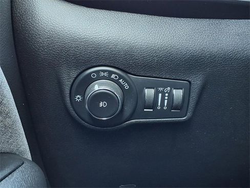 Used 2022 Jeep Compass Latitude image 14