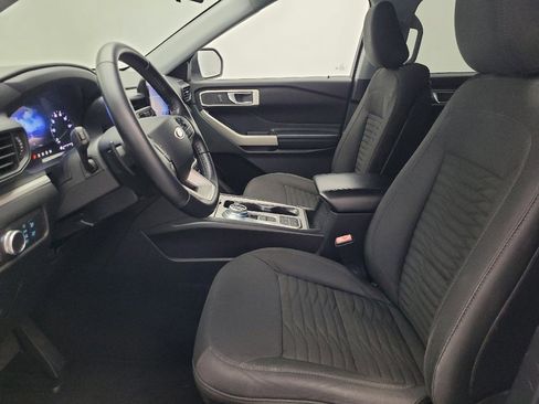 Used 2020 Ford Explorer XLT image 17