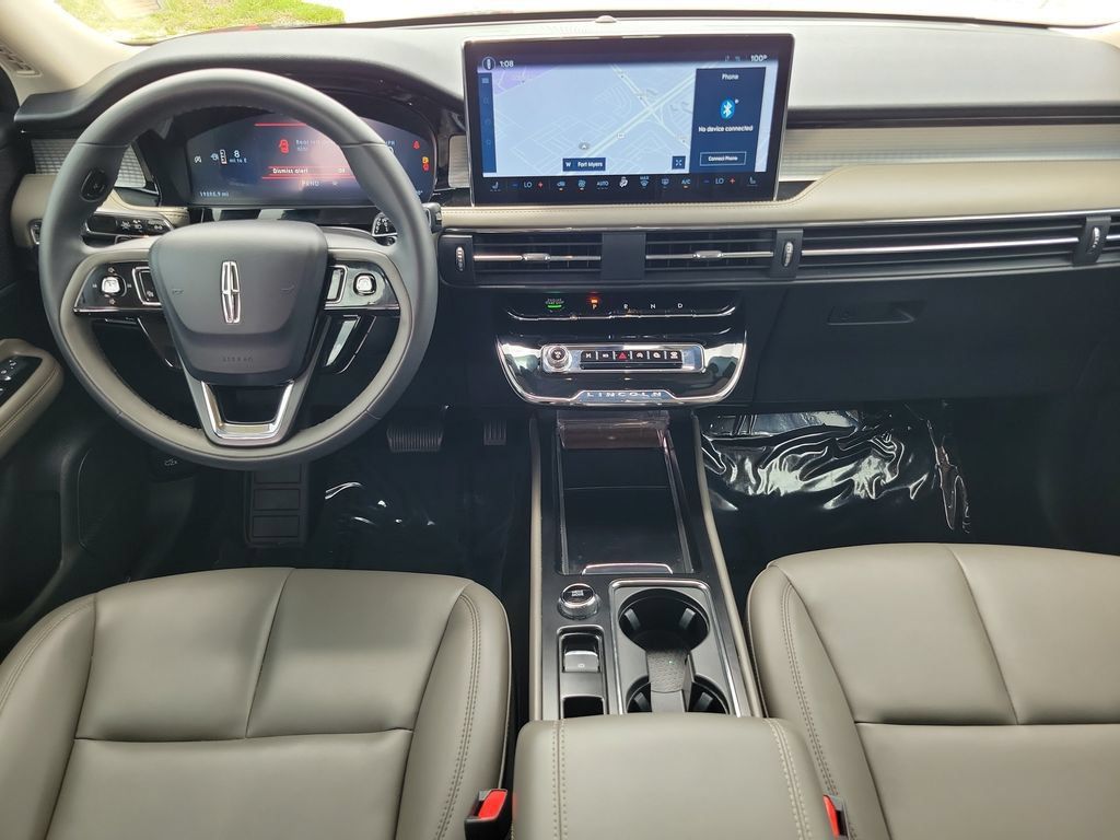 Used 2024 Lincoln Corsair FWD image 12