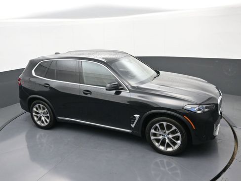 Used 2024 BMW X5 xDrive40i w/ Premium Package image 30