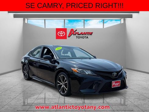 Used 2019 Toyota Camry SE w/ Convenience Package FWD image 1