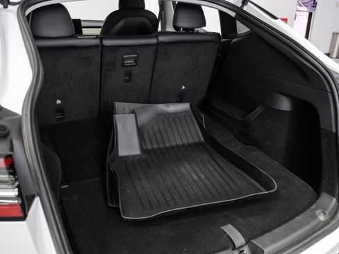 Used 2022 Tesla Model Y Long Range image 56