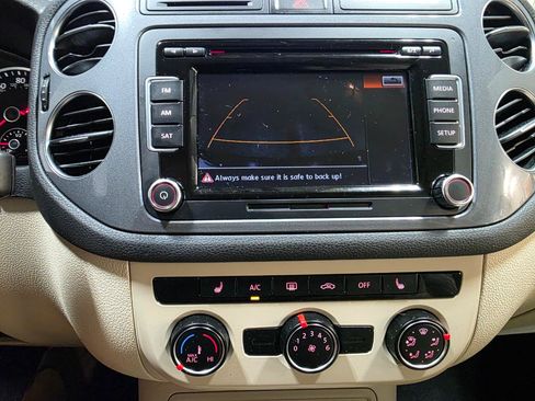 Used 2014 Volkswagen Tiguan R-Line FWD image 32