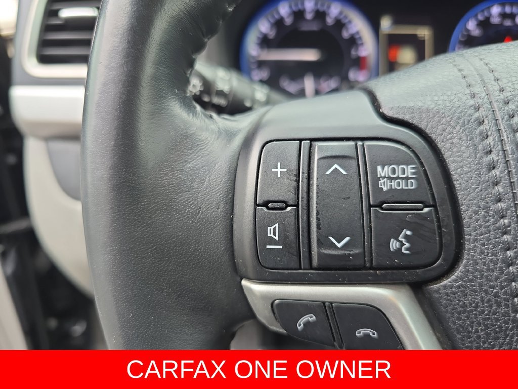Used 2017 Toyota Highlander XLE AWD/4WD image 18