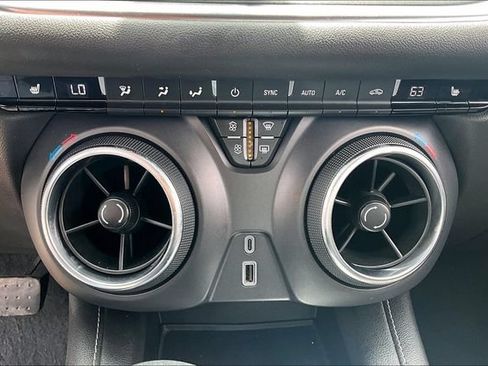 Used 2024 Chevrolet Blazer LT FWD image 16