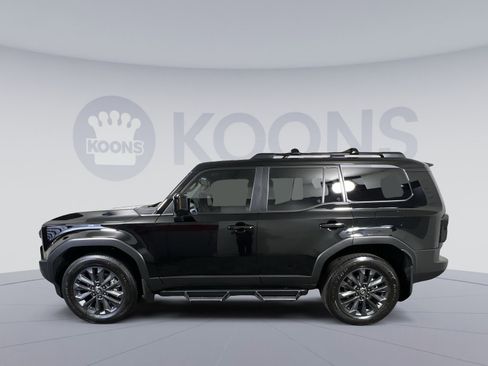 Used 2024 Toyota Land Cruiser image 2