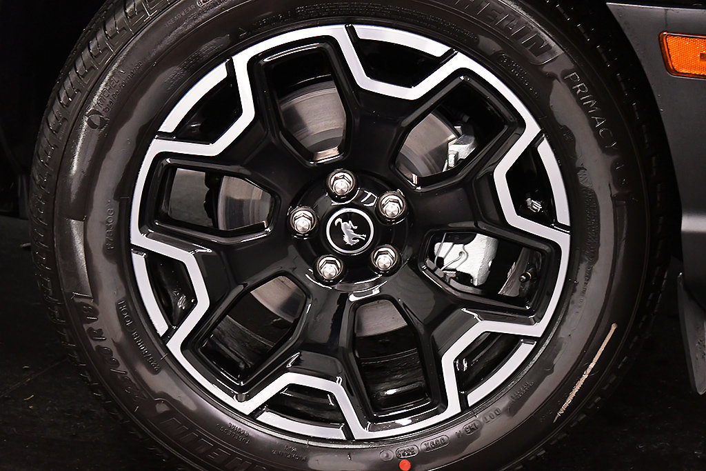 New 2026 Ford Bronco Sport Outer Banks w/ Outer Banks Tech Package+ AWD/4WD image 9
