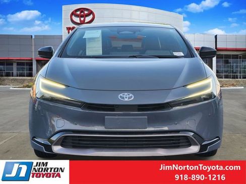 Used 2025 Toyota Prius Limited w/ Limited Premium Package image 2