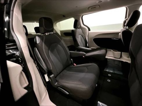 Used 2023 Chrysler Voyager LX FWD image 24