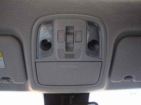 Used 2022 Kia Niro EX Premium image 16