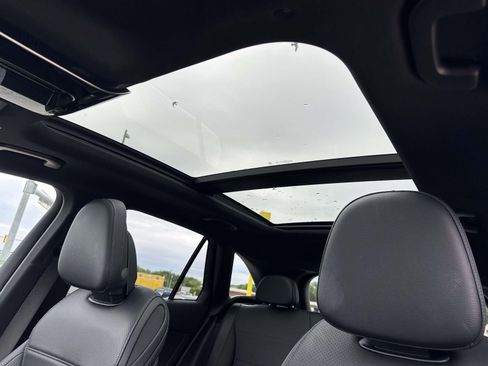 Used 2024 Mercedes-Benz GLC 300 image 16
