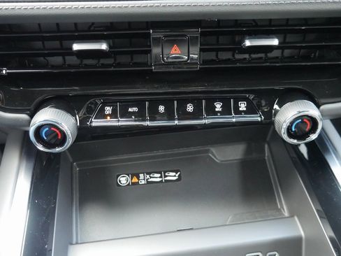 New 2026 Chevrolet Tahoe LT image 18