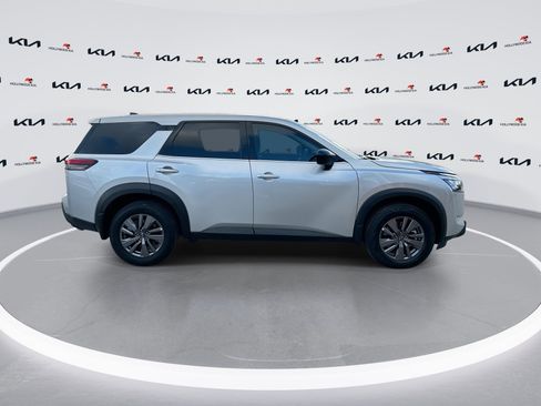 Used 2024 Nissan Pathfinder S w/ Cargo Package image 9