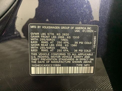 Used 2025 Volkswagen Atlas Cross Sport SE image 12