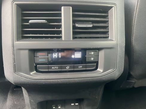 Used 2023 Volkswagen Atlas SE AWD/4WD image 33