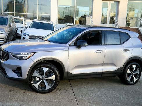 New 2026 Volvo XC40 B5 Plus w/ Protection Package Premier image 3