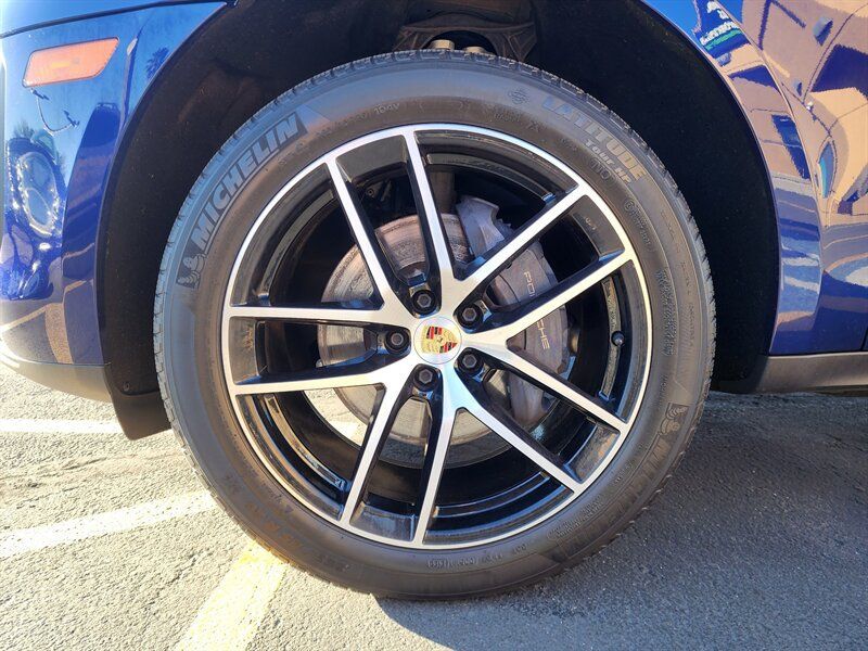 Used 2022 Porsche Macan AWD/4WD image 15