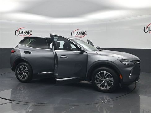 Used 2022 Buick Envision Essence w/ Safety Package image 32