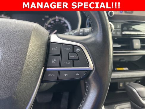 Used 2023 Toyota Highlander XLE image 22
