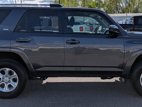 Used 2023 Toyota 4Runner SR5 AWD/4WD image 6