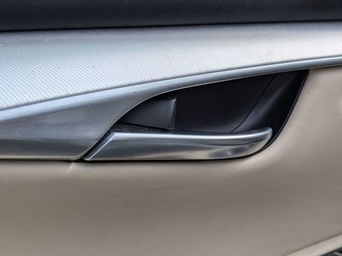 Used 2019 INFINITI QX50 Essential w/ Premium Heat Package image 13