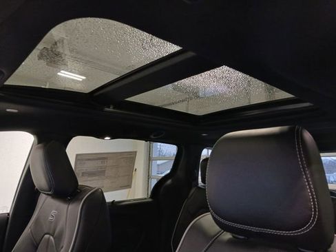 New 2026 Chrysler Pacifica Limited w/ S Appearance Package AWD/4WD image 27