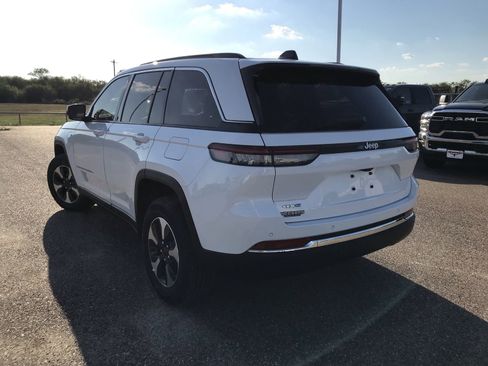 New 2025 Jeep Grand Cherokee Limited 4xe AWD/4WD image 5