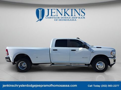 Used 2024 RAM 3500 Big Horn AWD/4WD image 2