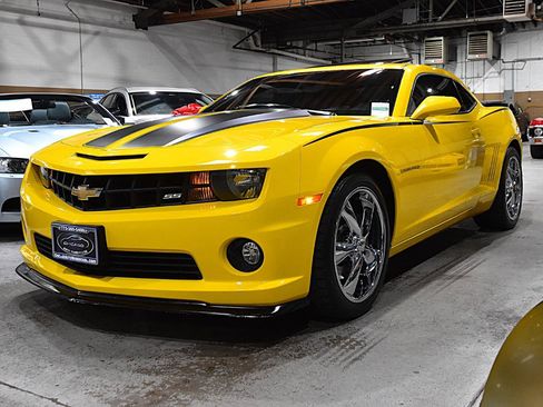 Used 2010 Chevrolet Camaro SS w/ RS Package RWD image 5