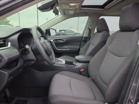 Used 2025 Toyota RAV4 XLE w/ Convenience Package AWD/4WD image 15