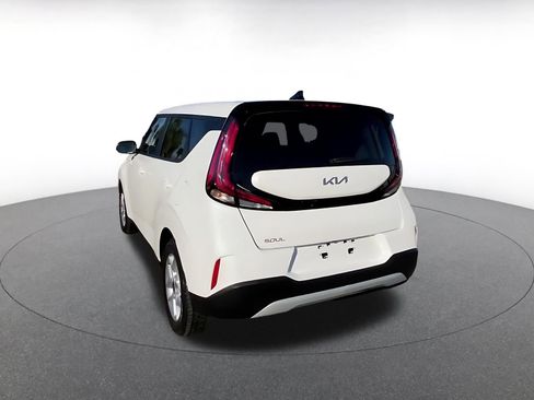 Used 2025 Kia Soul LX w/ LX Technology Package image 11