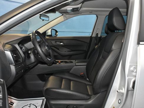 Certified 2023 Nissan Rogue SV w/ SV Premium B Package AWD/4WD image 6
