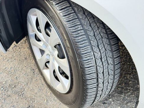 Used 2021 Toyota Corolla LE image 66