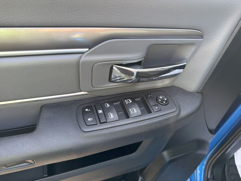 Used 2023 RAM 1500 Classic SLT AWD/4WD image 14