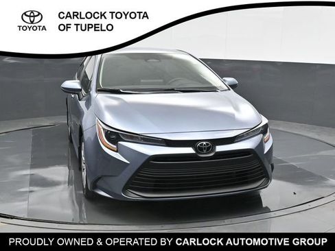 Used 2026 Toyota Corolla LE FWD image 6