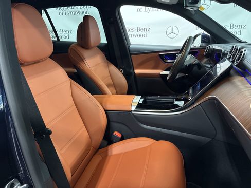 Used 2024 Mercedes-Benz GLC 300 GLC 300 image 5