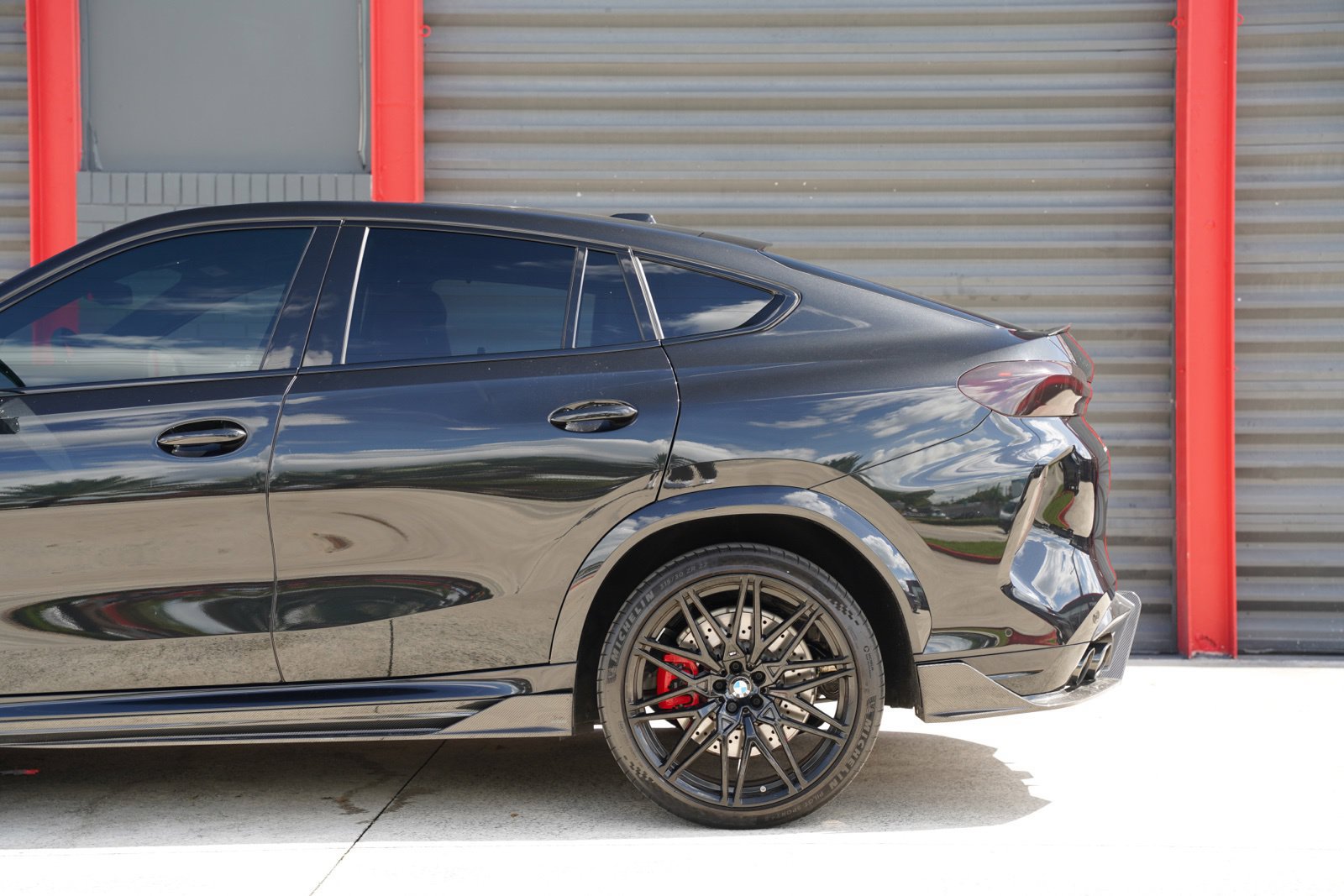 Used 2025 BMW X6 M Competition w/ Executive Package AWD/4WD image 3