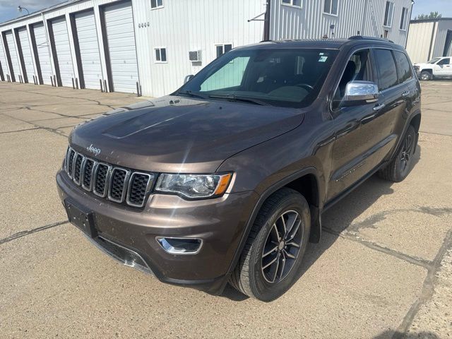 Used 2017 Jeep Grand Cherokee Limited AWD/4WD image 5