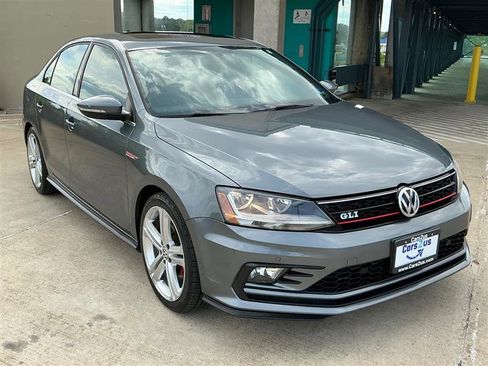 Used 2017 Volkswagen Jetta GLI FWD image 11