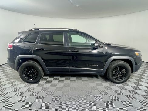Used 2019 Jeep Cherokee Trailhawk w/ Cold Weather Group image 6