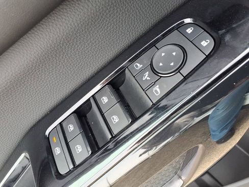 New 2026 Nissan Pathfinder Platinum image 17