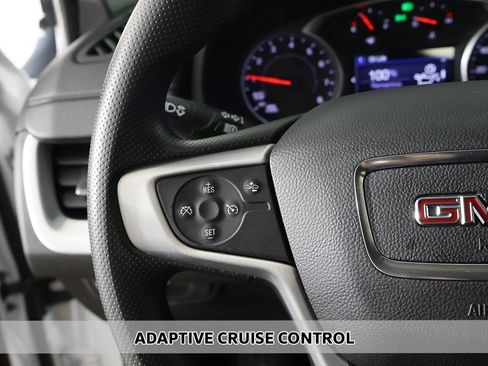 Used 2022 GMC Terrain SLE w/ Driver Convenience Package image 3