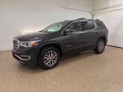 Used 2017 GMC Acadia SLE FWD image 1