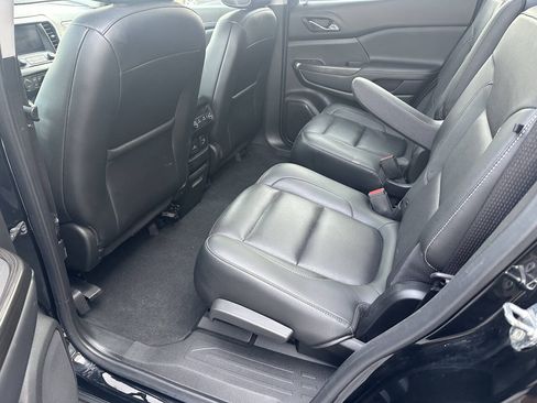 Used 2019 GMC Acadia SLT AWD/4WD image 19